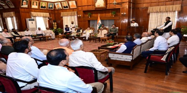 राज्यपाल ने किया दिवंगत सीताराम मारू की जन्म शताब्दी पर स्मारक डाक टिकट का लोकार्पण
