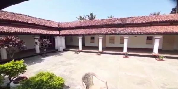 सितार दियाबा में संपूर्ण क्रांति के प्रणेता लोकनायक जयप्रकाश नारायण के घर का आंगन। फोटो - इंटरनेट मीडिया