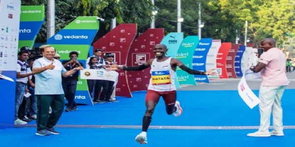 दिल्ली हाफ मैराथन में केन्या का दबदबा, पुरुषों में मटाटा और महिलाओं में रेंगरुक ने जीता खिताब