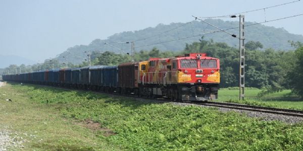 पूसीरे ने माल लोडिंग में हासिल की 3.5% की वृद्धि