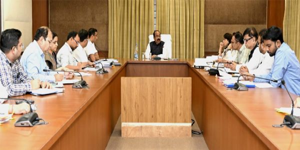 उप मुख्यमंत्री अरुण साव ने नगरीय प्रशासन विभाग के कार्यों की समीक्षा की