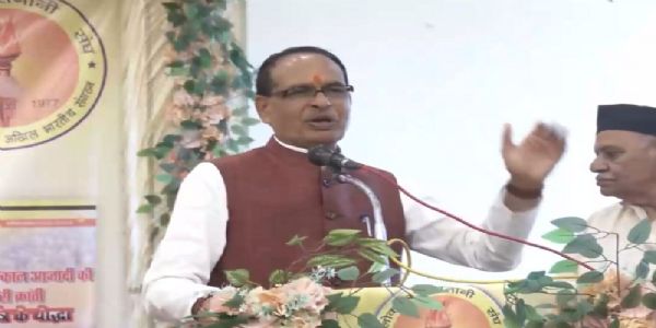 खेती का पैटर्न बदलकर लाभ में परिवर्तित करने के लिए अच्छे खाद-बीज के साथ उन्नत तकनीकी जरूरीः शिवराज सिंह