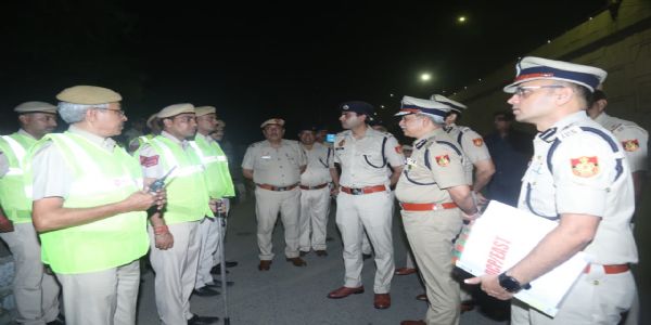दिल्ली में ‘जनरल गश्त’ अभियान : आधी रात से तड़के तक सड़कों पर रही पुलिस की जबर्दस्त मौजूदगी