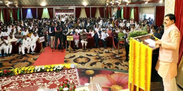 महर्षि वाल्मीकि ने श्रीराम के चरित्र 