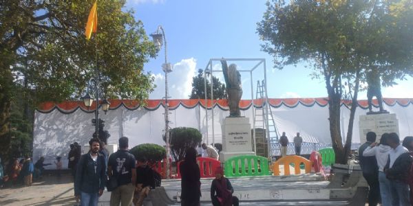 पूर्व मुख्यमंत्री वीरभद्र सिंह की प्रतिमा के अनावरण समारोह की तैयारियां पूरी, सोनिया व प्रियंका करेंगी शिरकत