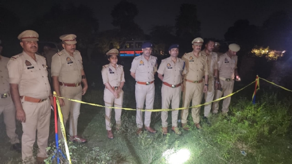 पुलिस टीम पुलिस टीम