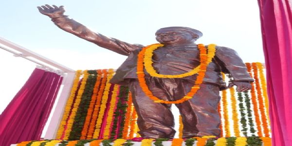 छह बार के मुख्यमंत्री वीरभद्र सिंह ने जनता के दिलों में बनाई जगह, लाये थे धर्मांतरण कानून