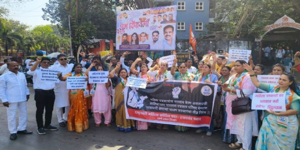 तालिबानी प्रेस कांफ्रेंस में महिलाओं की बंदी पर ठाणे एनसीपी एसपी का प्रदर्शन
