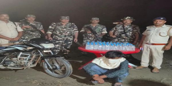 90 बोतल नेपाली शराब के साथ तस्कर गिरफ्तार