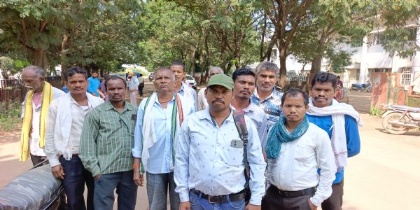 धमतरी के अरौद डुबान में किसानों ने धान उपार्जन केंद्र खोलने की लगाई गुहार, कलेक्टर ने दिया आश्वासन