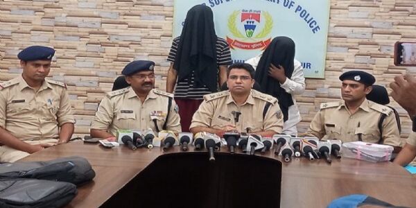 राशन दुकानदार पर गोली चलाने वाले दो आरोपित गिरफ्तार