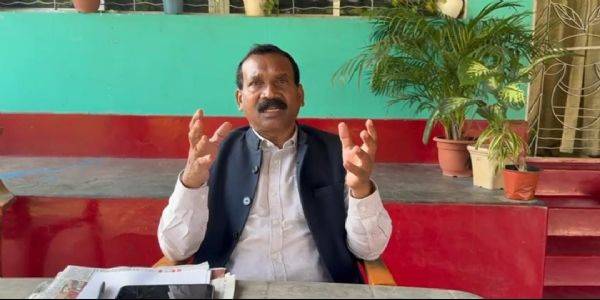 पूर्व मुख्यमंत्री मधु कोड़ा ने चलाया ‘ऑपरेशन अवैध खनन, आठ हाईवा सहित अन्य वाहन जब्त
