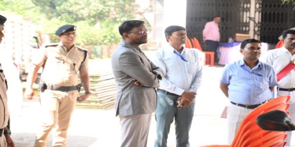 डीएम ने किया ईवीएम एवं वीवीपैट वेयर हाउस का निरीक्षण, पारदर्शिता और सुरक्षा पर जोर