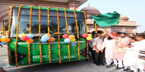 कुरुक्षेत्र में शुरू हुई इलेक्ट्रिक बस सेवा, मुख्यमंत्री ने 10 बसों को किया रवाना