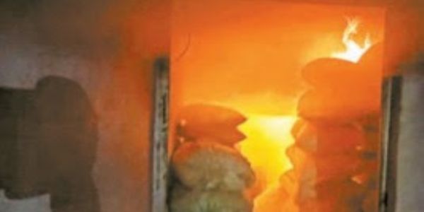 जबलपुर : भीषण आग में किराना दुकान और गोदाम जले, 15 लाख का सामान खाक