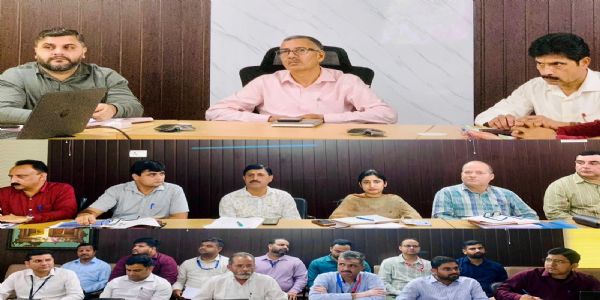 डीसी कठुआ ने कृषि एवं संबद्ध क्षेत्रों की प्रगति पर समीक्षा बैठक की, कल्याणकारी योजनाओं का लाभ जमीनी स्तर तक पहुँचाने का किया आह्वान