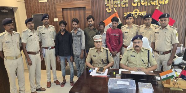 मादक पदार्थों और हथियार के खिलाफ अररिया पुलिस का अभियान, पांच गिरफ्तार