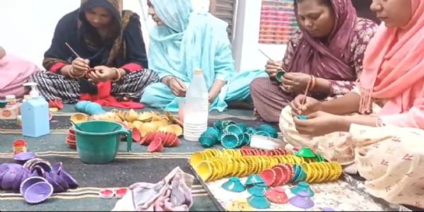 उप्र के जौनपुर में तैयार स्वदेशी दीपक दीपावली में अमेरिका को करेगा रोशन