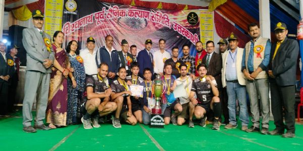 उत्तरकाशी  सैनिक दीपावली मेले में छात्रों की प्रस्तुतियों पर थिरके दर्शक
