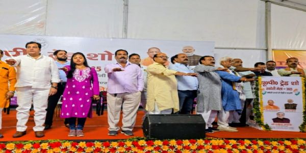स्वदेशी को अपनाकर आत्मनिर्भर भारत के स्वप्न को बनाएं सशक्त : सांसद