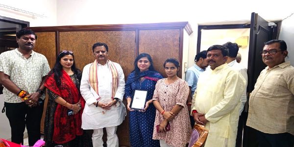 मप्रः उप मुख्यमंत्री शुक्ल ने की डॉ. श्वेता गर्ग द्वारा तैयार ‘कैंसर अवेयरनेस ऐप’ की सराहना