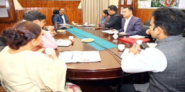 नैनीताल के नवनियुक्त जिलाधिकारी ने संभाला कार्यभार