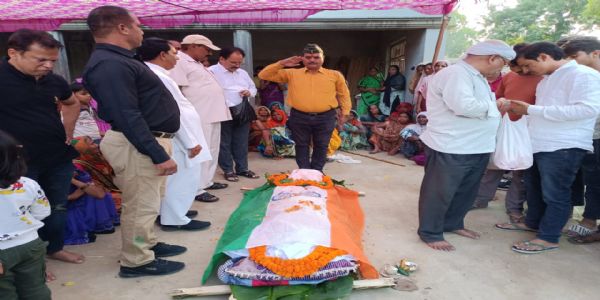 पूर्व सैनिक सहित भाई की उठी अर्थी, शोक की लहर
