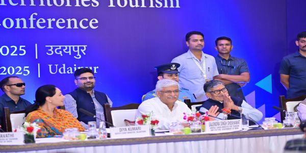 भारत की सांस्कृतिक छवि को भी विश्व मंच पर सशक्त बनाता है पर्यटन : शेखावत