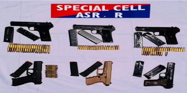 पंजाब पुलिस द्वारा बरामद हथियार