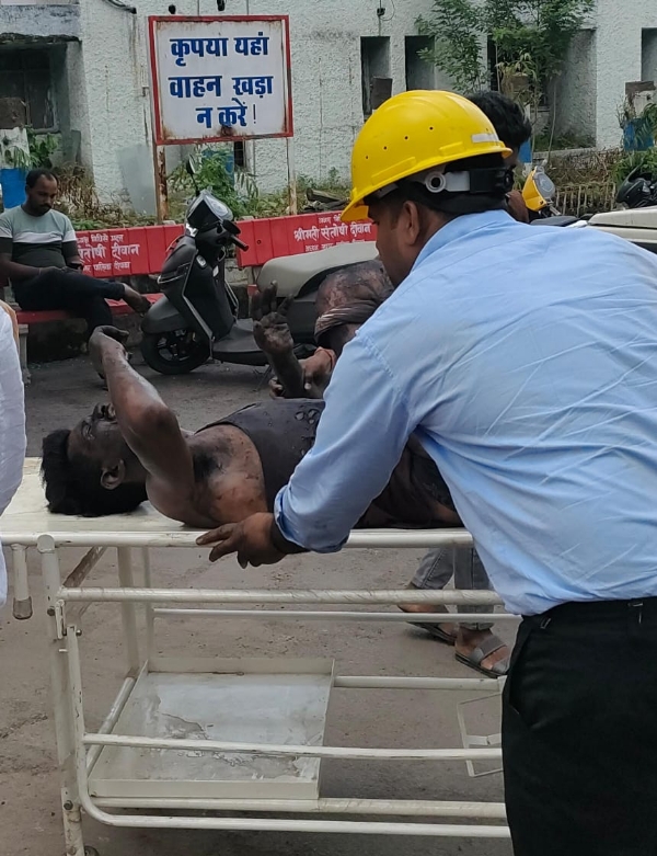 कोरबा : दीपका खदान में बारूद गाड़ी का टायर फटा, एक कर्मचारी गंभीर घायल