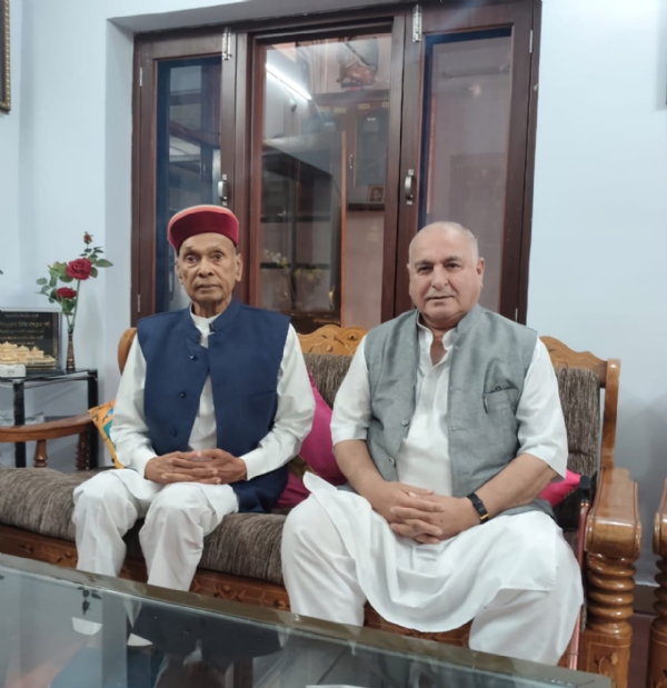 दोनों नेताओं ने युवा पीढ़ी का मार्गदर्शन करने पर विचार साझा किए
