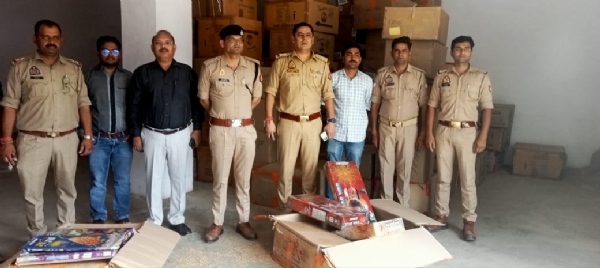 मौके पर पुलिस मौके पर पुलिस