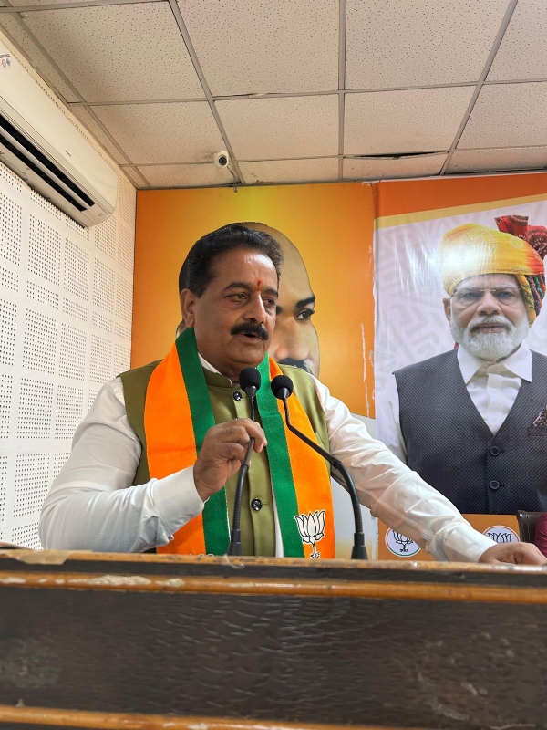 सरकारी कर्मचारियों व जनप्रतिनिधियों से ‘अतिक्रमण-रहित प्रमाण पत्र’ लेने की मांग: राजीव चाढक सरकारी कर्मचारियों व जनप्रतिनिधियों से ‘अतिक्रमण-रहित प्रमाण पत्र’ लेने की मांग: राजीव चाढक