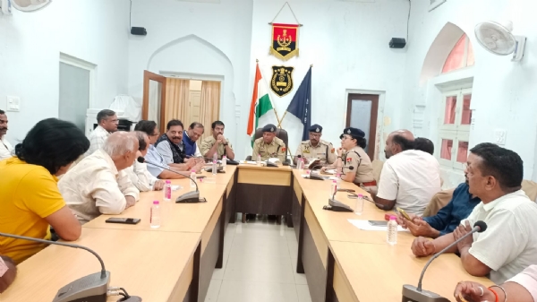 दीपावली यातायात व्यवस्था को सुगम एवं सुचारू बनाने के लिए चार दिन नि:शुल्क 100 ई -रिक्शों का किया जाएगा संचालन दीपावली यातायात व्यवस्था को सुगम एवं सुचारू बनाने के लिए चार दिन नि:शुल्क 100 ई -रिक्शों का किया जाएगा संचालन