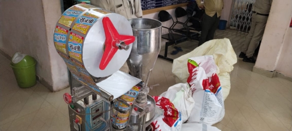 अशोकनगर: नकली राजश्री फैक्ट्री के साथ आरोपित गिरफ्तार