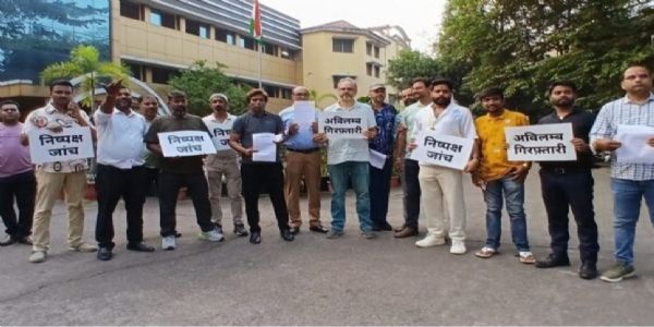 झारखंड सैलून एसोसिएशन ने जिला उपायुक्त ने सौंपा ज्ञापन