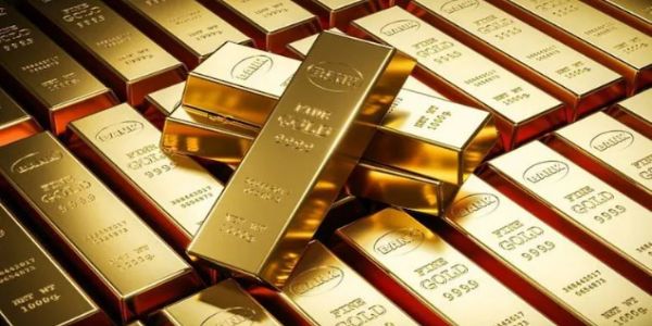 ग्लोबल मार्केट में पहली बार 4,200 डॉलर के पार पहुंचा सोना, नए शिखर चांदी