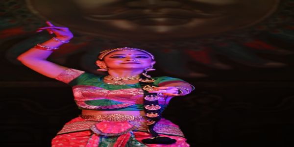 अरुणिमा कुमार की भाव भंगिमाओं ने मोहा दर्शकों का मन
