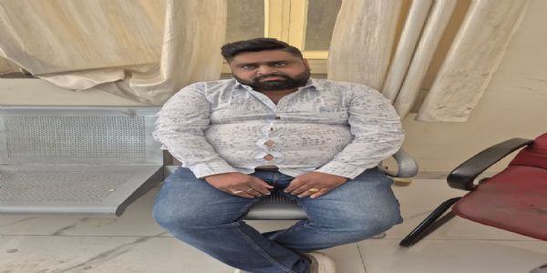 आयकर विभाग जयपुर रेंज-प्रथम का एमटीएस दस हजार रुपये की रिश्वत लेते गिरफ्तार