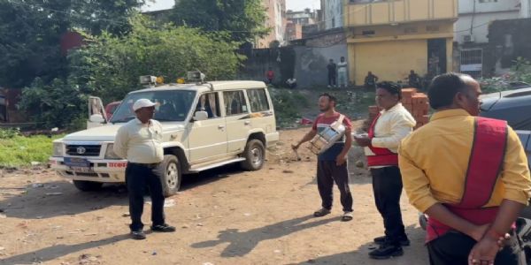 कोर्ट के आदेश पर 13 वर्षों बाद जमीन पर मिला दखल