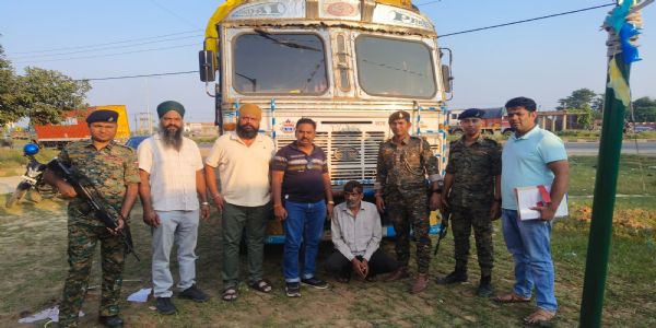 फर्जी नंबर प्लेट लगाकर ट्रक चला रहा छत्तीसगढ़ का चालक गिरफ्तार