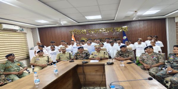 सुकमा में 27 नक्सलियों ने किया आत्म समर्पण