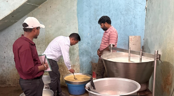 खाद्य एवं औषधि प्रशासन विभाग ने विभिन्न प्रतिष्ठानों का किया निरीक्षण खाद्य एवं औषधि प्रशासन विभाग ने विभिन्न प्रतिष्ठानों का किया निरीक्षण