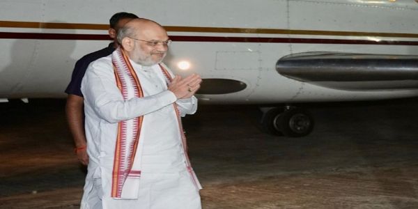 पटना एयरपाेट पर गृहमंत्री अमित शाह