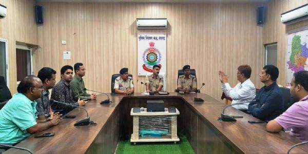 धनतेरस और दीपावली पर पुलिस की सख्त तैयारी, सराफा व्यापारियों के साथ हुई सुरक्षा बैठक