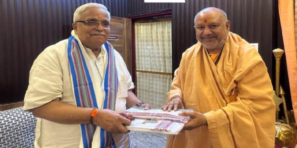 संघ के पूर्व सरकार्यवाह भैयाजी जोशी पहुंचे जीवन दीप आश्रम, स्वामी यतींद्रानंद से की भेंट