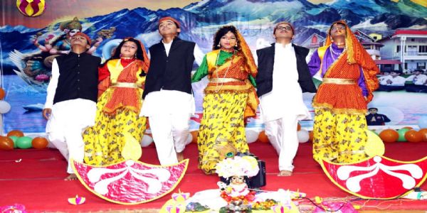 दीपावली मिलन समारोह में बच्चों ने दी सांस्कृतिक प्रस्तुतियां