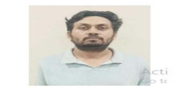 एसओजी ने फर्जी एवं कूटरचित मार्कशीट बनाने वाले इनामी बदमाश को पकड़ा