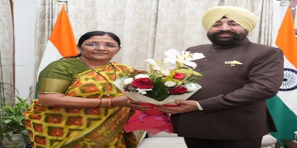 केंद्रीय राज्य मंत्री सावित्री ठाकुर ने राज्यपाल से की भेंट
