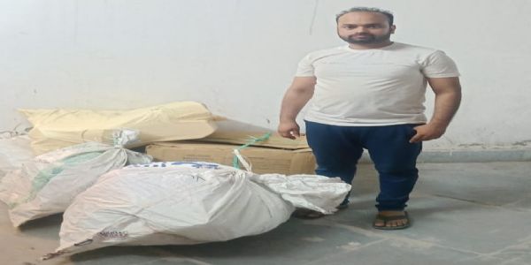 छापेमारी में तीन क्विंटल अवैध पटाखे बरामद, दो के खिलाफ मुकदमा दर्ज